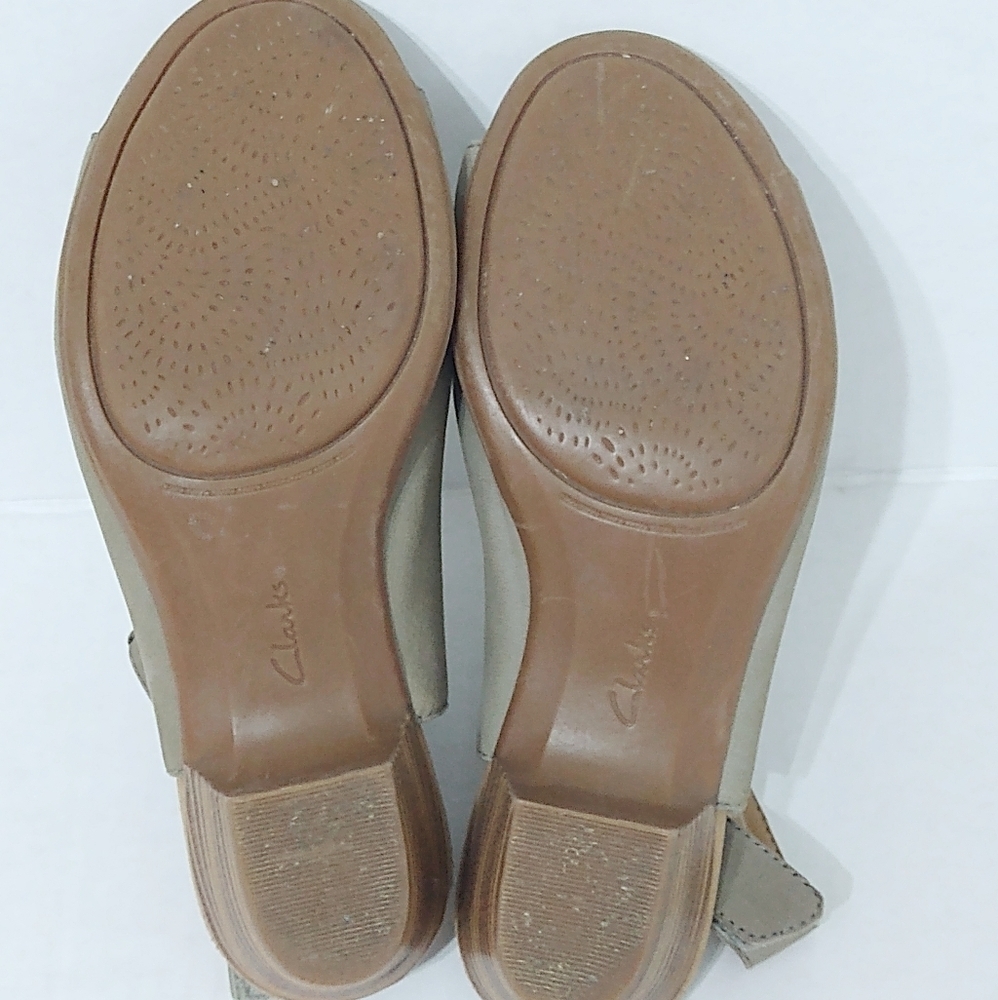 Women's Clarks Sage Sandals - Picture 8 of 9